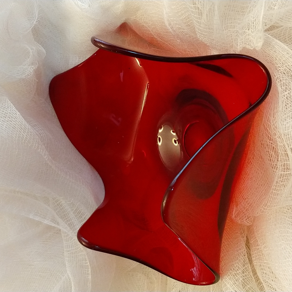 Red Handkerchief Bowl
